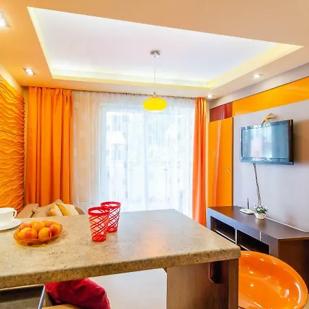 アパート Pomaranczowy Z Basenem,sauna-blisko Morza. コウォブジェク